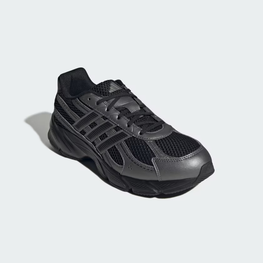 adidas men TECHNOCHAOS 2000 Shoes