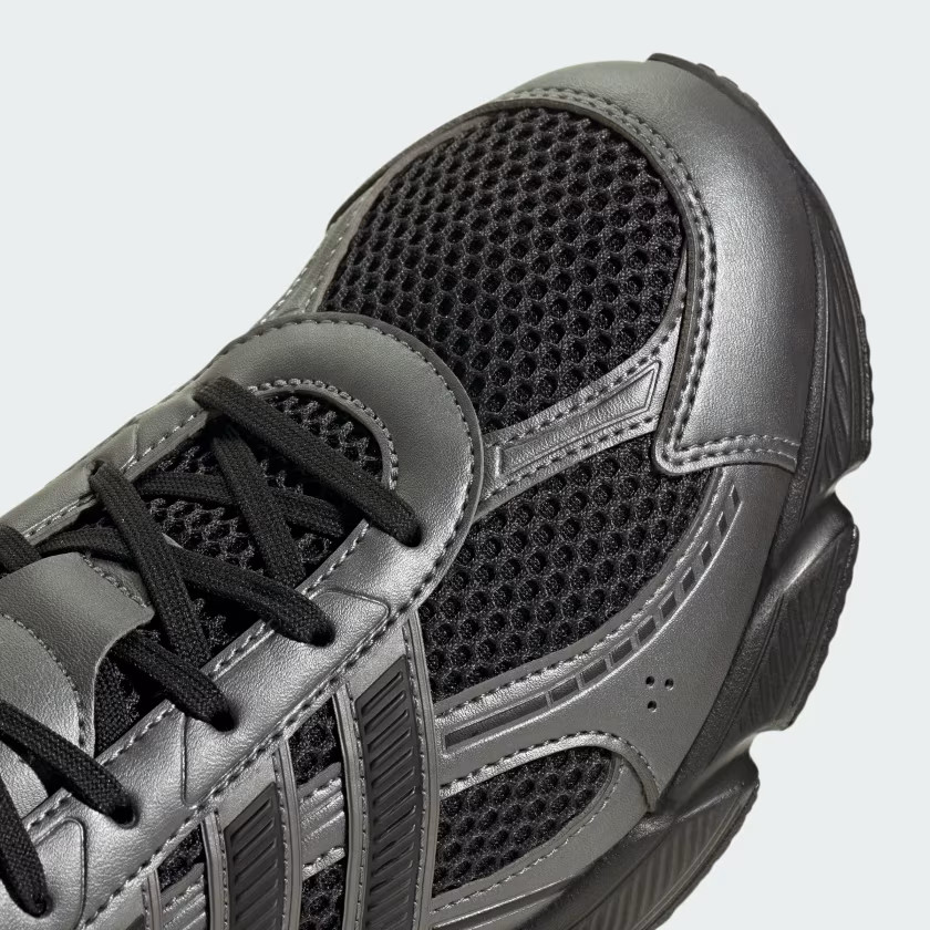 adidas men TECHNOCHAOS 2000 Shoes